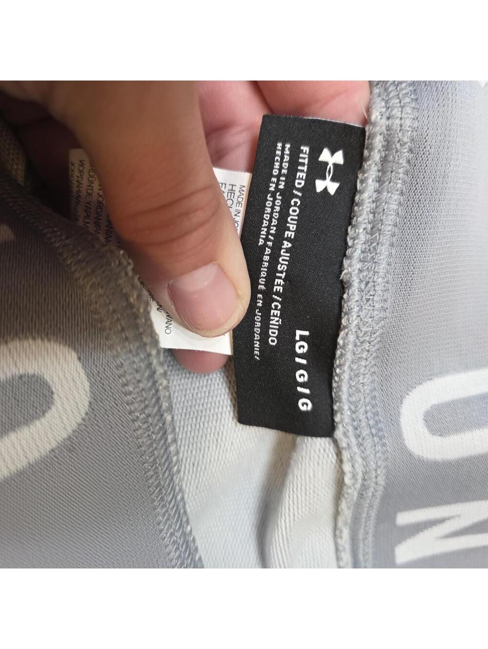 Under Armour Women's Gray Athletic Capri Pants w/ White Mesh Side Panels-Large - Picture 8 of 9